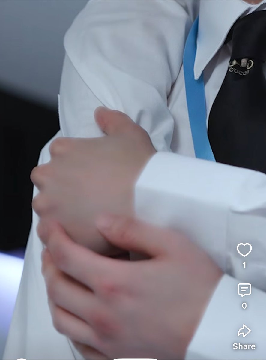 Iinogatinhos's tweet photo. AND IN THE END LEEKNOW AND HYUNJIN ENDED UP TOGETHER https://t.co/ErqhdsKGud