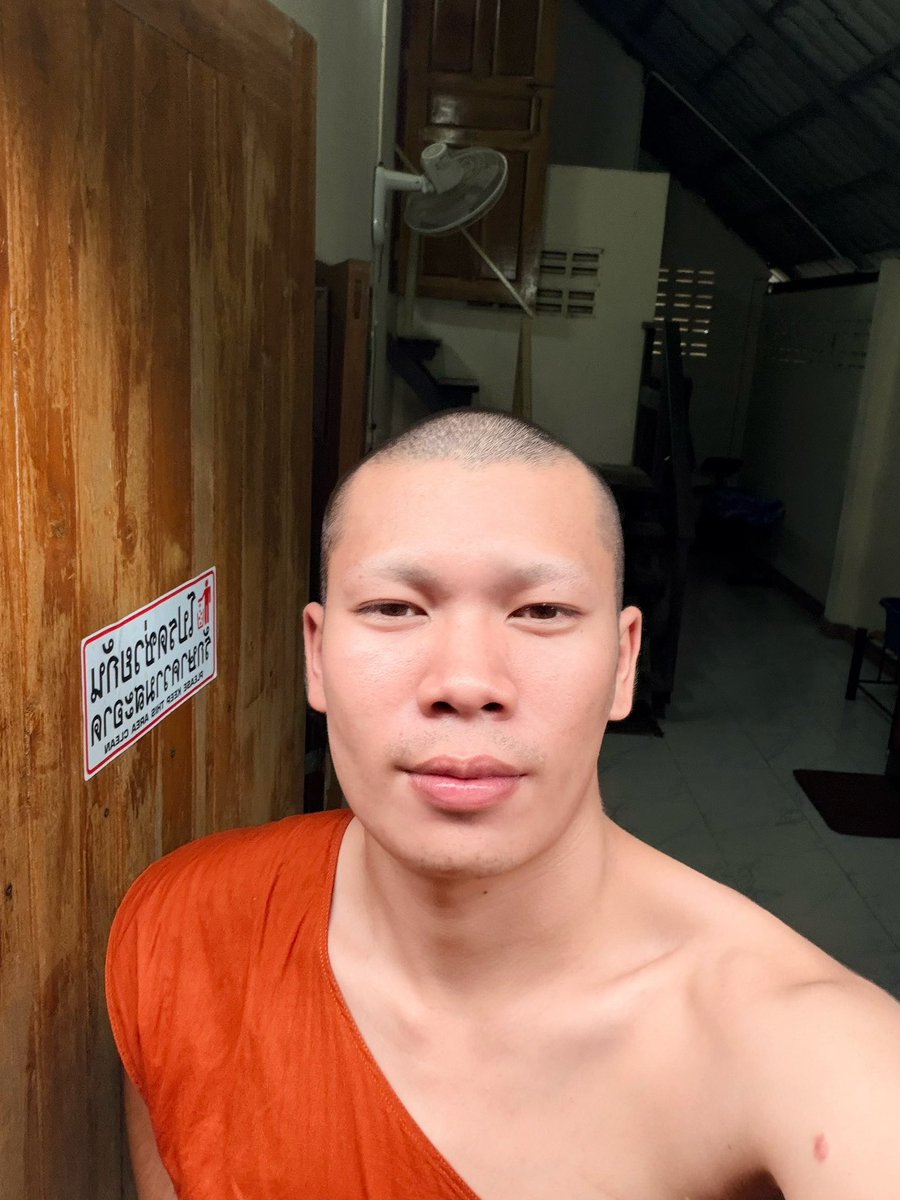 weerapap2544's tweet photo. ทักทายหลวงพี่ได้นะคับ👋🏻 IG 7Lo_zane https://t.co/w2EZtMQQCX