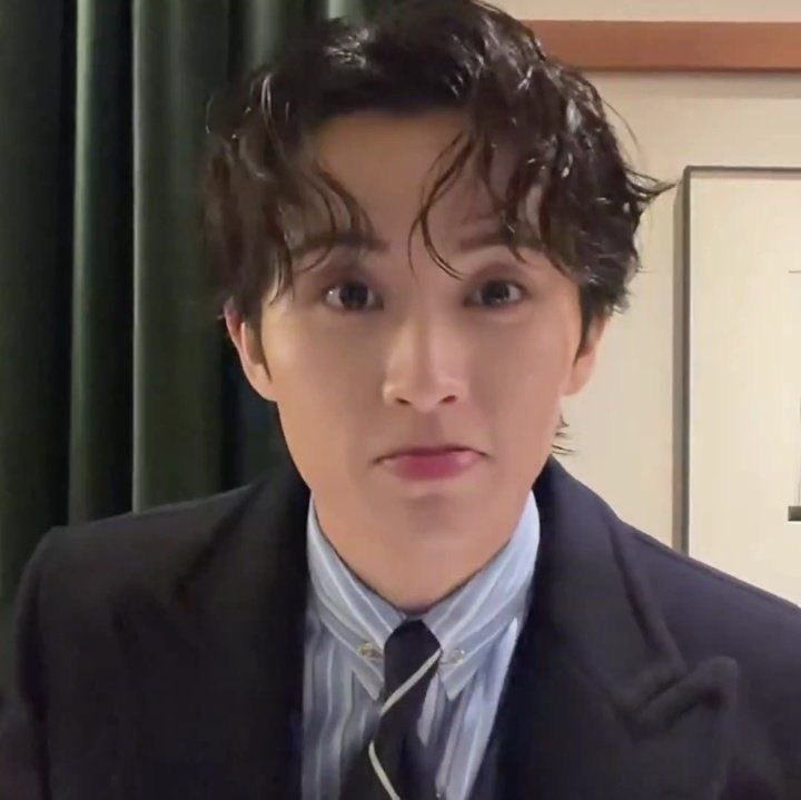 j138mmly's tweet photo. ทำไมจะจุ้บไม่ได้ล่ะคับ ผมอายุ27แล้วนะ
Also คนพูด : https://t.co/YwLKXapb8Z