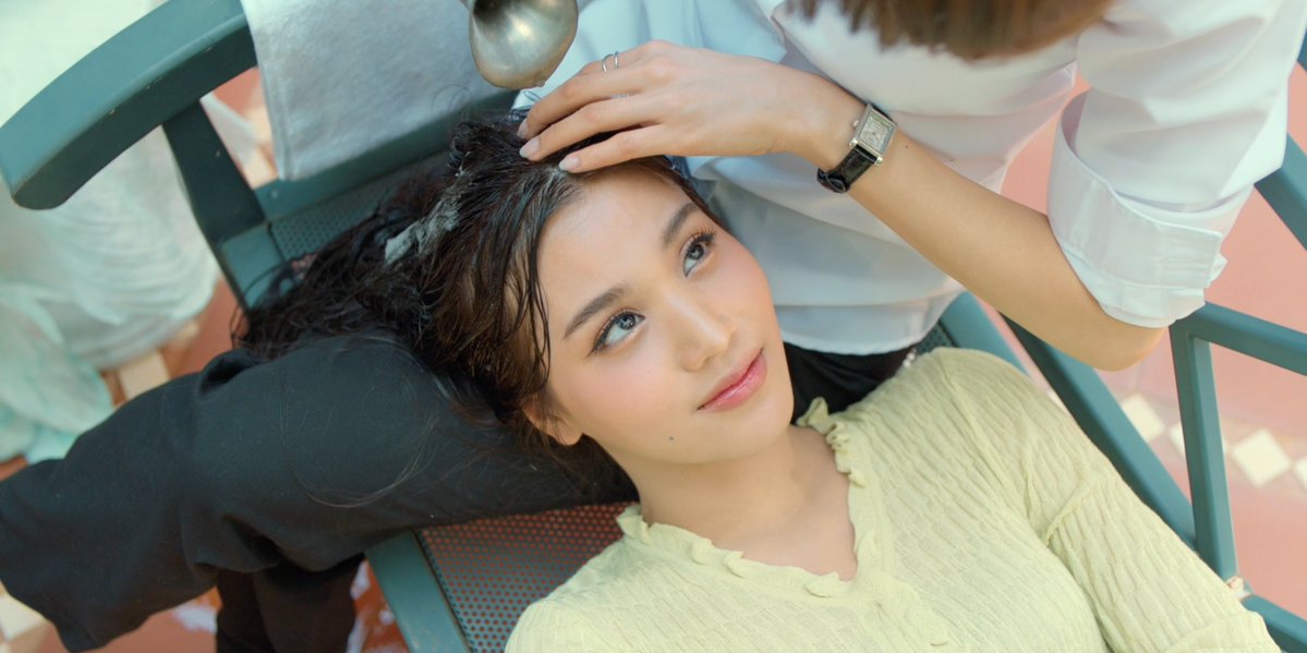 GMMTV's tweet photo. ฟังนะ คู่นี้ยังไงครับ มีมวลนะครับ หวานๆ มากเลยเหอะคู่นี้ แค่เค้ามองตากัน ผมเขินแล้วครับพี่ 🫠💖
#PeachAndMeSeriesFinalEP
@emiamily @beonnnie https://t.co/ljAJbnszPM