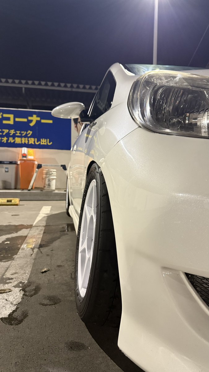 bori_ge8's tweet photo. 〜New Style〜

P1racingパウダーコート塗装
タイヤA052 F205/50r15 R195/55r15
リア5面素ガラス化 ハイマウント低グレ赤レンズ
素ガラスは@tomo_kaicho から譲っていただきました！
ありがとうございます🙇‍♂️
各所詰めが甘いですが明日は茂木で是非見ていただけると嬉しいです🥰 https://t.co/P2C67v8eu7
