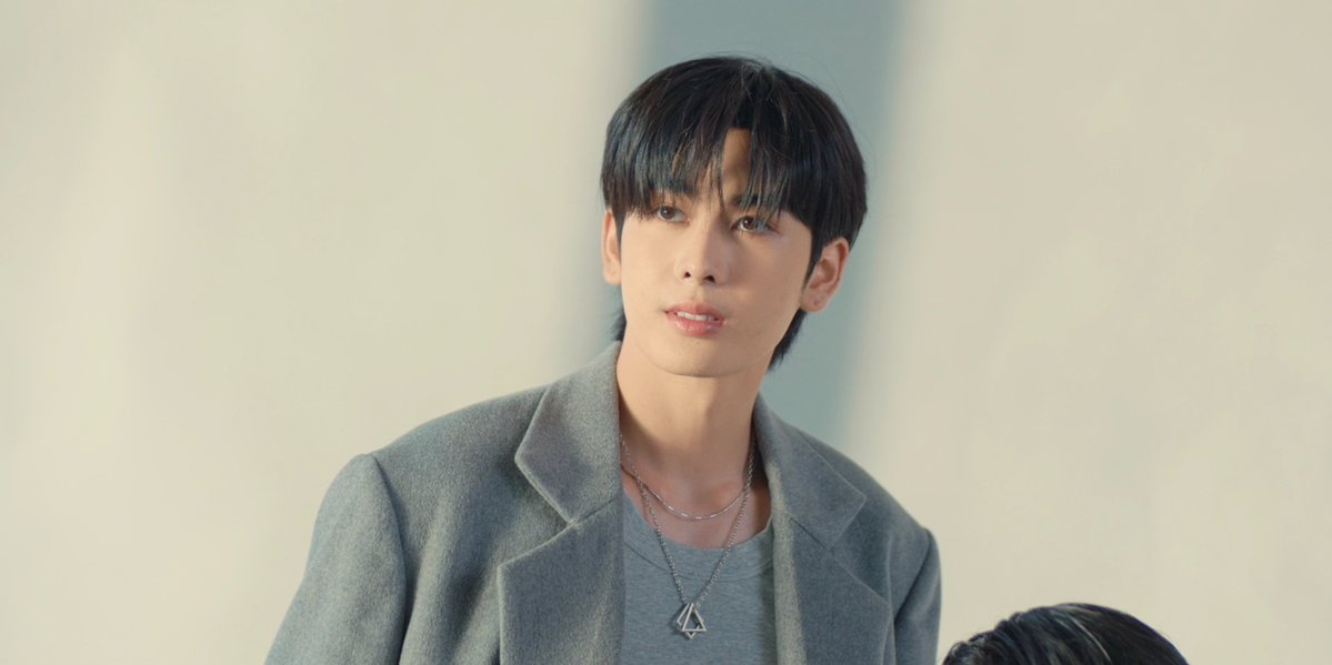 GMMTV's tweet photo. หัวใจผมแตกละเอียดดังปุ๋งเลย สิ่งนี้น่ารักมากกกกกกก ฮืออออออ ตะวันเปลี่ยนไปจริงๆ แล้วครับทุกคน ตะวันลูกผมเป็นคนดีแล้วค้าบบบบ ดูรอยยิ้มฮีดิ แล้วดูน้องอารัญยิ้มตามดิ ทุกคนครับ กรี๊ดออกมาสิครับ นี่สิครับ character development อยากเห็นเค้ารักกันนาน ๆ 🥺💖 #PeachAndMeSeriesFinalEP
@perthppe @Ppsanta