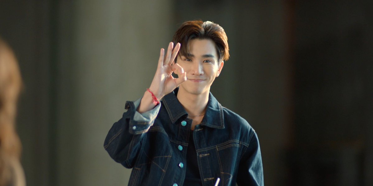 GMMTV's tweet photo. หัวใจผมแตกละเอียดดังปุ๋งเลย สิ่งนี้น่ารักมากกกกกกก ฮืออออออ ตะวันเปลี่ยนไปจริงๆ แล้วครับทุกคน ตะวันลูกผมเป็นคนดีแล้วค้าบบบบ ดูรอยยิ้มฮีดิ แล้วดูน้องอารัญยิ้มตามดิ ทุกคนครับ กรี๊ดออกมาสิครับ นี่สิครับ character development อยากเห็นเค้ารักกันนาน ๆ 🥺💖 #PeachAndMeSeriesFinalEP
@perthppe @Ppsanta