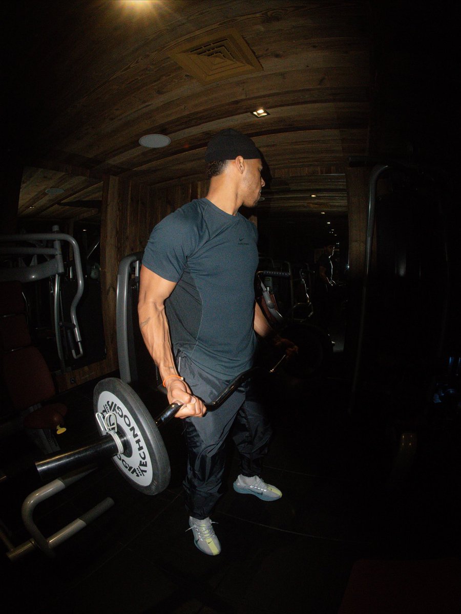 DesireDoue14HQ's tweet photo. the grind continues https://t.co/hKsQZoUURm