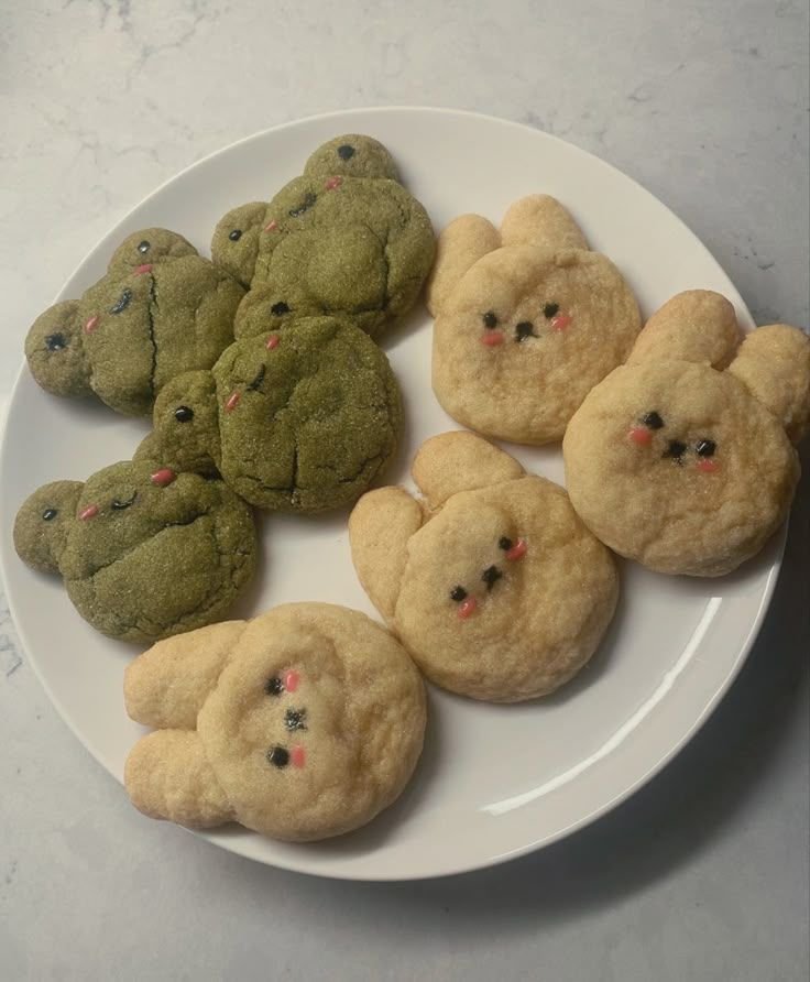 aftrhrs_exe's tweet photo. @lexusofhades GABRIEL — i got these lovely looking sweet treats from @sunkissedaze, i love the matcha one. Definitely my fave. Thank you! https://t.co/NNeCGc5P8J