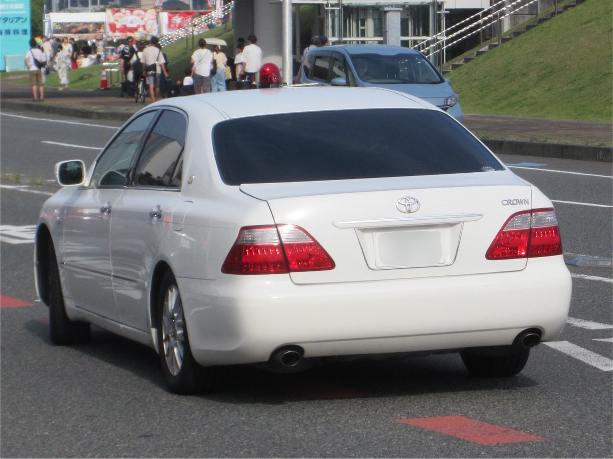 Jobanline_E501's tweet photo. いわき花火大会に来ていた180系クラウン交通覆面パトカー。まさかこいつを見れるとは思わなかったw https://t.co/mtH8hRPV4U