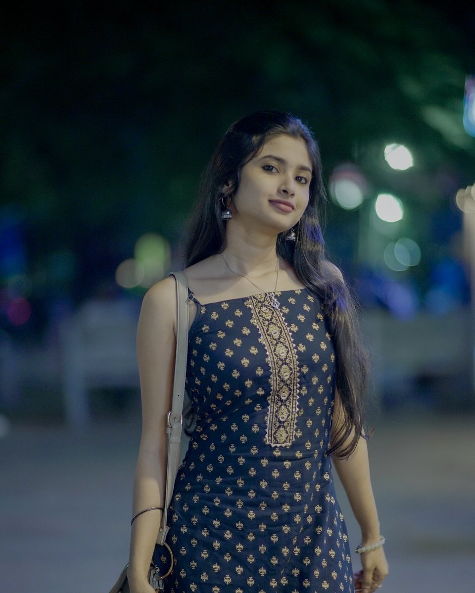 SatzFollowing's tweet photo. Following No 07

Chinnanjiru Idhayathile
Mazhai Thuli Gudhikkiradhe
Enna Idhu Sondhamendru
Etti Etti Paarkkiradhe

#kayadulohar #keerthy #Samantha #pooja #thamizhselvi #aishu #priya #tamilgirls #tamilactress https://t.co/vFH1n0eOyg