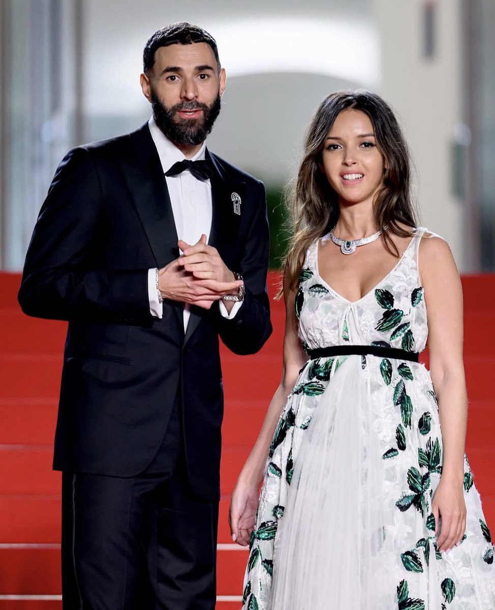 Samsonthegoat25's tweet photo. Reports out of Saudi Arabia via كاستيل فينيرون تي في tv claim that Karim Benzema and his 33-year-old Algerian wife, Lyna Khoudri, have split just one year after getting married. According to the source, Khoudri reportedly cheated on Benzema with an Al-Hilal co-owner, who was allegedly paying her $500k monthly. While she is set to receive 20% of Benzema’s assets in the divorce settlement, Benzema is reportedly appealing the decision on the grounds of infidelity.