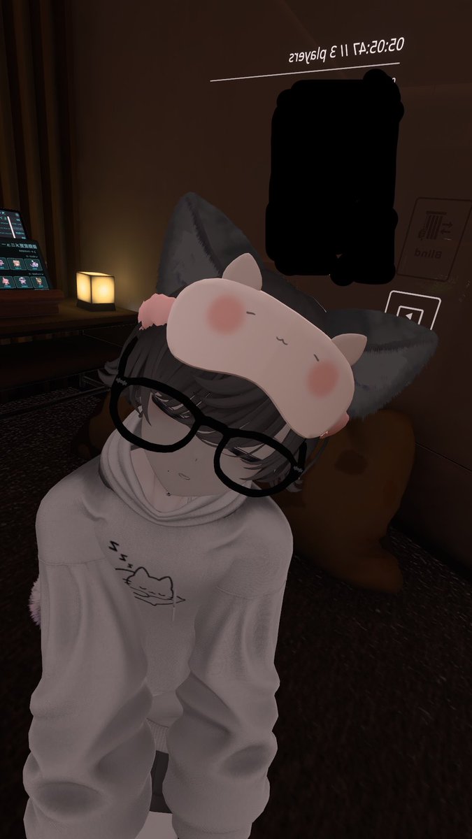 YoHq_vrc's tweet photo. おおよそ男の子とは思えん
でも自認ショタだから無問題😌
#VRchat https://t.co/LG9dCOLSJg