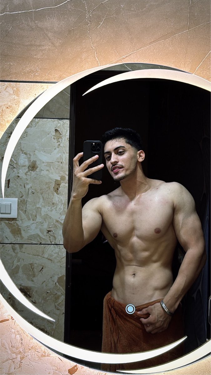 Harkamalfit's tweet photo. 🥵 https://t.co/E2piN8sNYN