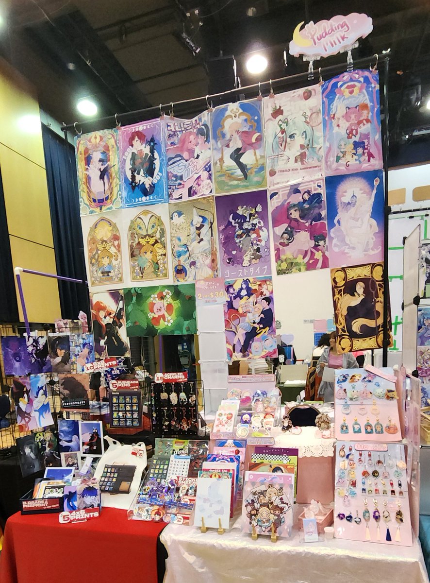 Purrinhime's tweet photo. Catch us at DAAHCON 2 BAYBEEE
#dashcon #dashcon2 https://t.co/BuMtLyLOzX