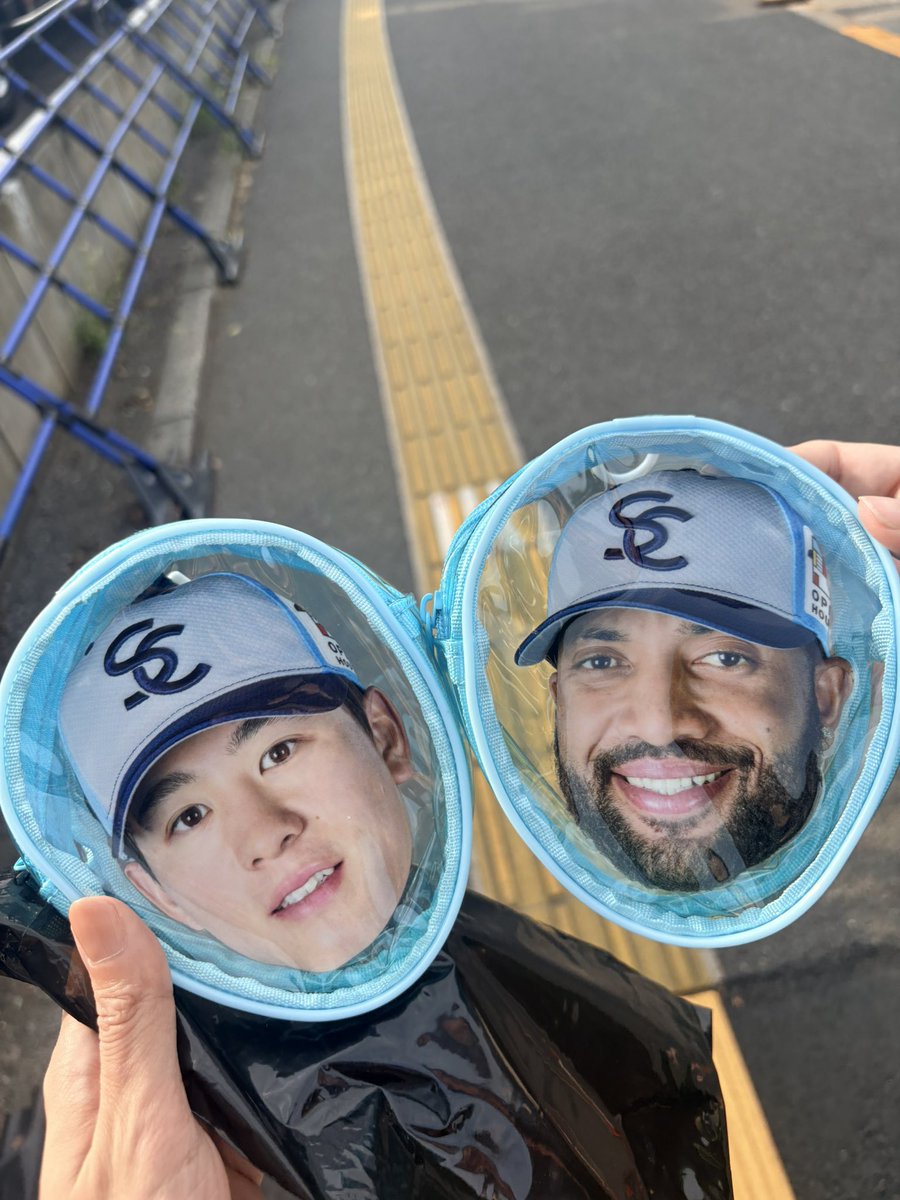 lin_lin5_'s tweet photo. 全身ずぶ濡れなって、不快感抜群な観戦でしたが
叶くんだったし、壮真さん引き当てたから
負けたけど良い!とりあえず寒いからあったまって寝る！ https://t.co/qjgaGiFQuk