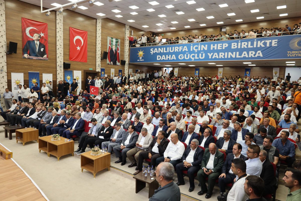 furkankucukk_'s tweet photo. 📍AK Parti Şanlıurfa İl Danışma Meclisi

AK Parti Genel Başkan Yard, AR-GE ve Eğitim Başkanımız Sayın @mustafasenbd teşrifleriyle, İl Başkanımız @milhamigunbegi,
Milletvekillerimiz @malicevheri ,
@CYAZMAC, @av_mfaruk, Önceki Dönem İl Başkanlarımız, Önceki Dönem MKYK Üyemiz, İl-İlçe Başkanlarımız, Belediye Başkanlarımız, Meclis Üyelerimiz, Teşkilat Mensuplarımız ve Dava Arkadaşlarımızın katılımlarıyla

 AK Parti Şanlıurfa İl Danışma Meclisi Toplantımızı büyük bir coşku ile gerçekleştirdik.

Cumhurbaşkanımız Sayın Recep Tayyip Erdoğan’ın liderliğinde; #TürkiyeYüzyılı hedeflerimiz doğrultusunda birlik, dayanışma ve hizmet aşkıyla yürüttüğümüz çalışmalarımızı değerlendirdik, gönül birliğimizi tazeledik.

@avyusufibis @bybekirbozdag @osmannazlier @ferdisenel25 @akgencliksurfa