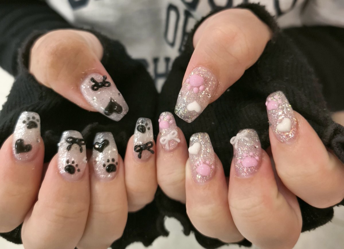 harrybear524's tweet photo. 新しいネイル～可愛い🥰 https://t.co/PHXJMOtwSJ