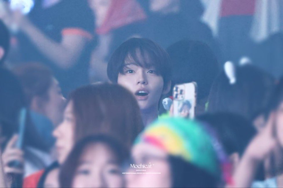 mewmrewne's tweet photo. pov that one moment in kdramas when ml sees y/n for the first time in his life and immediately falls in love with her https://t.co/eBJL7Ada8I