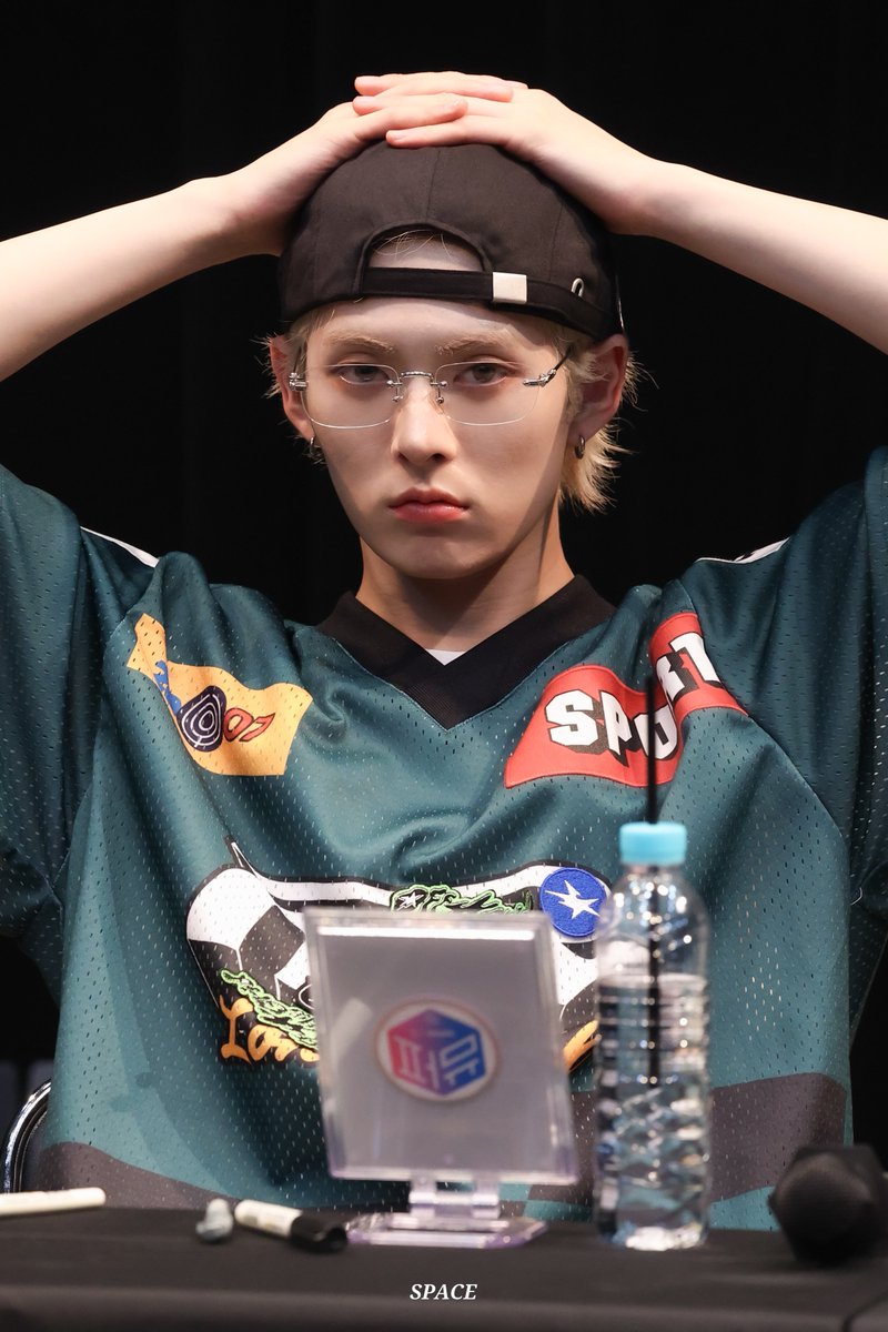 takuma_space's tweet photo. 260801 퍼스트뮤직 
#루네이트 #LUN8 #타쿠마 #TAKUMA https://t.co/R0bd6KmEFt