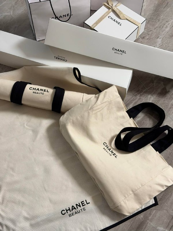 ADAobnss's tweet photo. Gifts prepared for team members. https://t.co/ULzmrOkX09