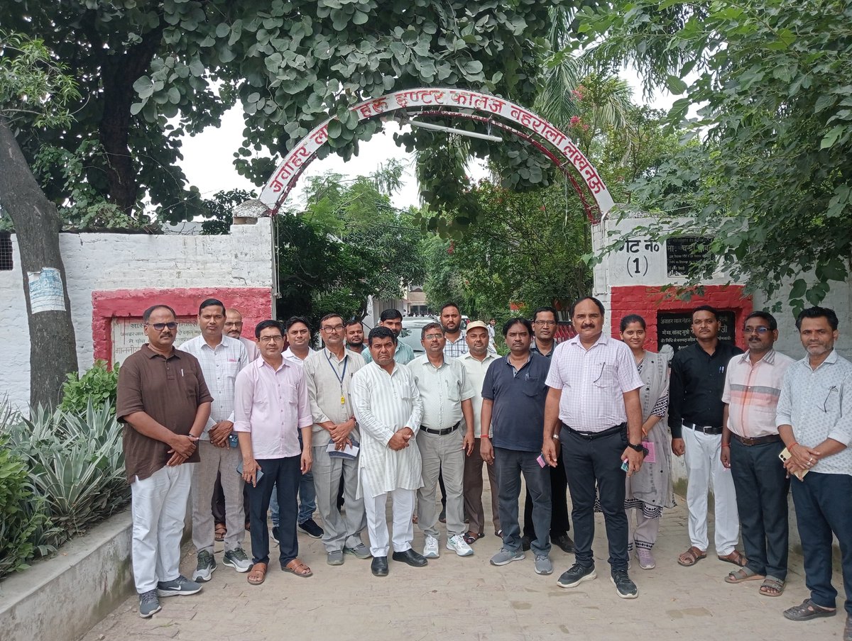 vijaykbandhu's tweet photo. जनजागरण अभियान के तहत जवाहरलाल नेहरू इंटर कॉलेज बहरौली,CPLइंटर कॉलेज हरदोईया मे शिक्षकों कर्मचारियों,ग्राम पंचायत नबीनगर मे बुद्धिजीवी समाज के साथियों एवं मोहनलालगंज में अधिवक्ता साथियों के साथ संवाद किया गया।
सभी ने एक स्वर से #लखनऊ स्नातक क्षेत्र से भरपूर समर्थन का भरोसा दिया। https://t.co/qlvBkjLmQ8