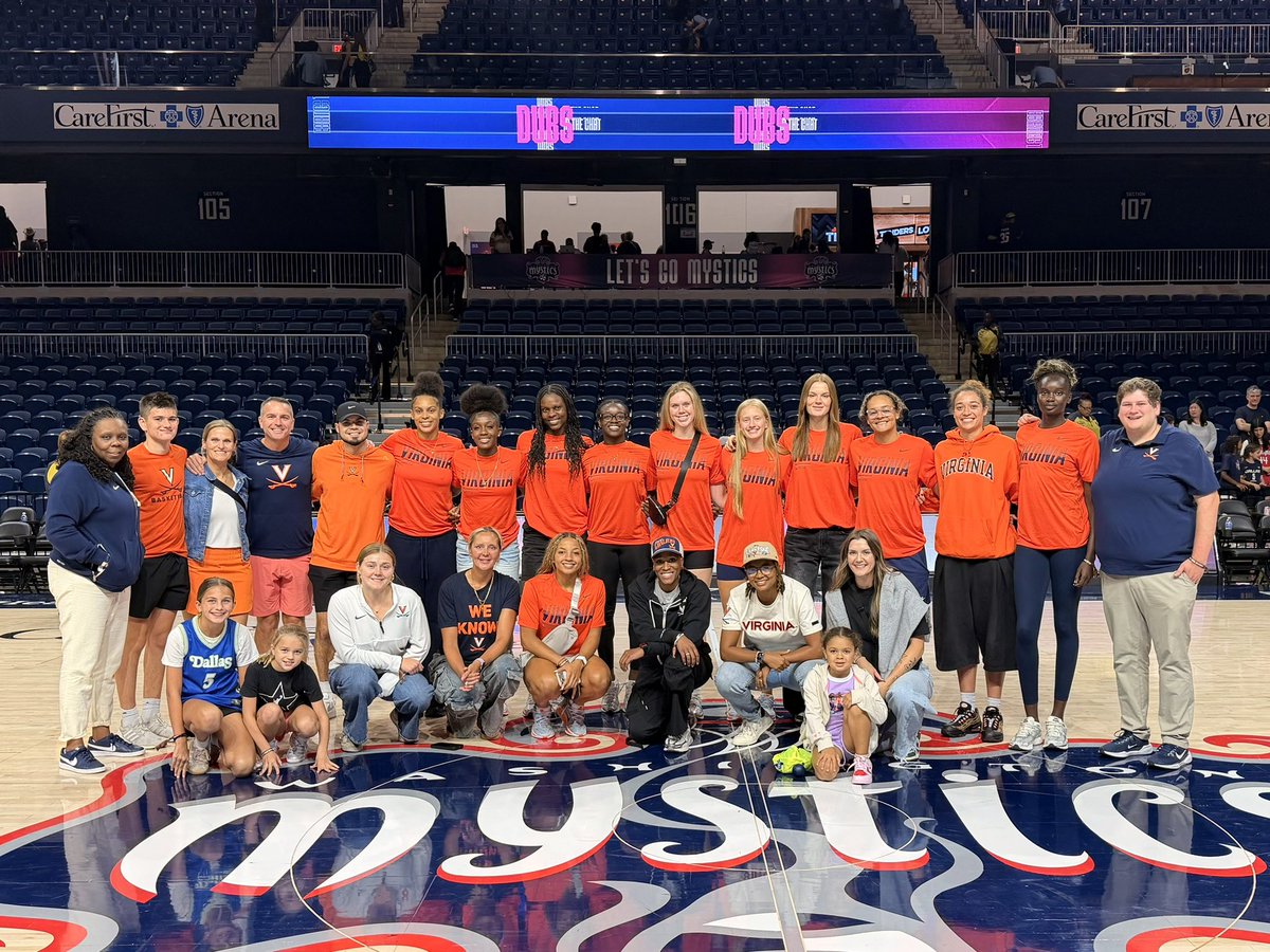 UVAWomensHoops's tweet photo. Thanks for having us @WashMystics!

#GoHoos https://t.co/d2lmBdkHMx