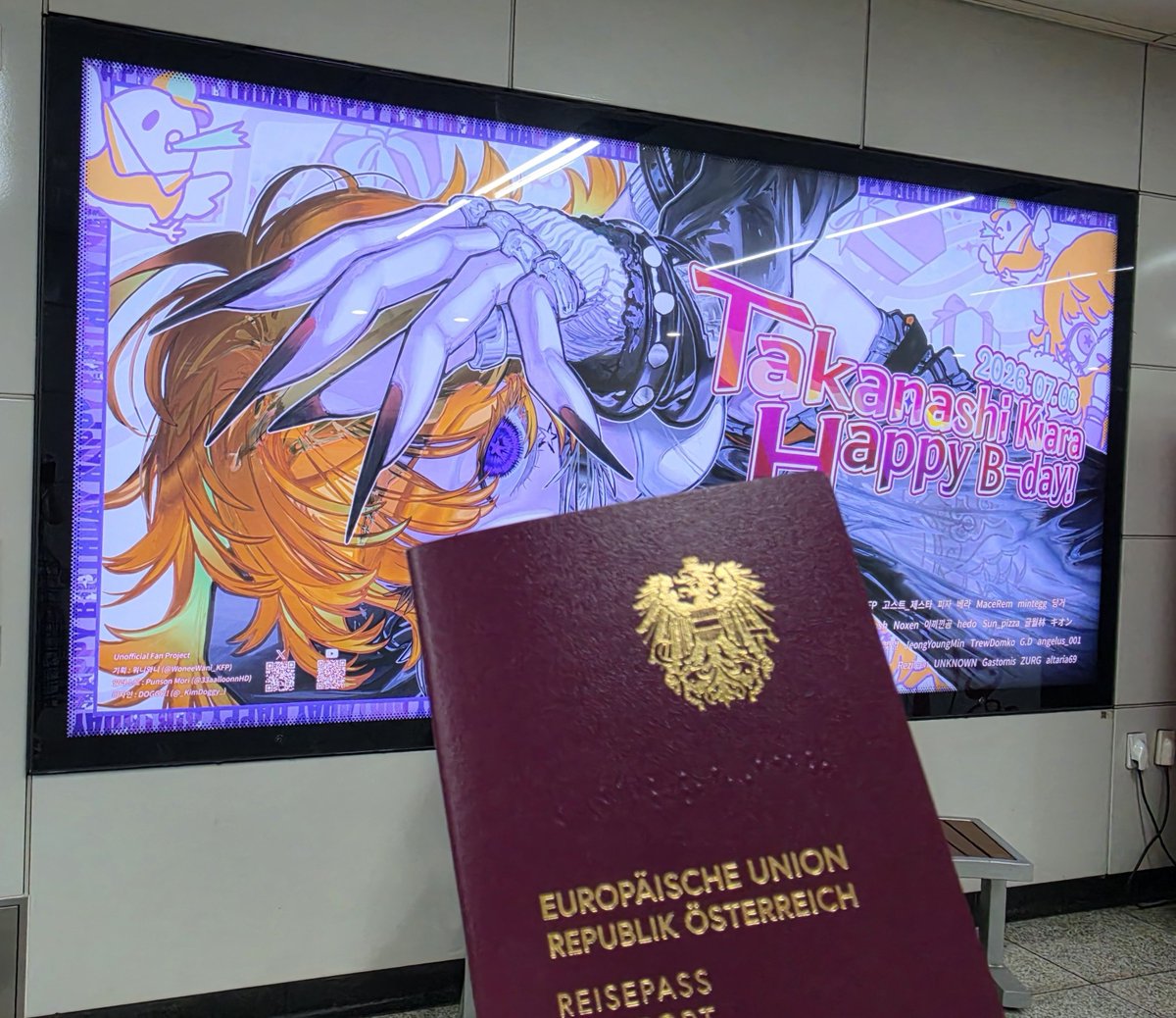 takanashikiara's tweet photo. I am back in Japan but in Korea I got to see the fan ad for my birthday in person!!! 🥹
So cool to see it IRL!!
In (oppa) gangnam (style) station!!
I didnt have a plushie so mayhaps my passport will suffice to proof I was there haha 😌✨️ https://t.co/JstXLYVQbb