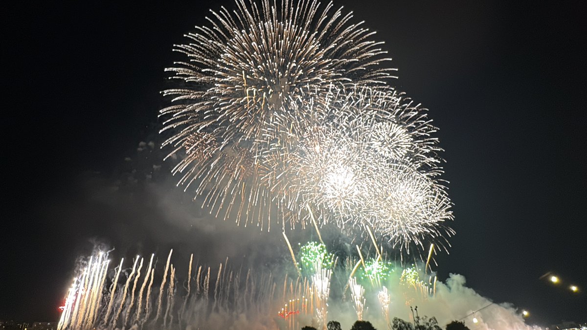 tenchan_dq's tweet photo. 久々花火よかったわ https://t.co/2z0u7RPYu8