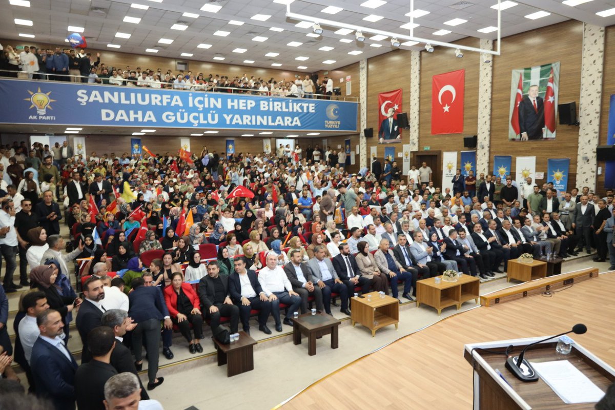 akpartiurfa's tweet photo. 📍AK Parti Şanlıurfa İl Başkanlığı Danışma Meclisi Toplantısı

İl Danışma Meclisi Toplantımızda AK Parti Şanlıurfa Milletvekilimiz Sayın @CYAZMAC konuşmalarını gerçekleştirdi.

#İlDanışmaMeclisi #Şanlıurfa 
@milhamigunbegi
@abuyukgumus @Akparti @hakanaksu058 @farukaytek https://t.co/cnCkTuAXYj