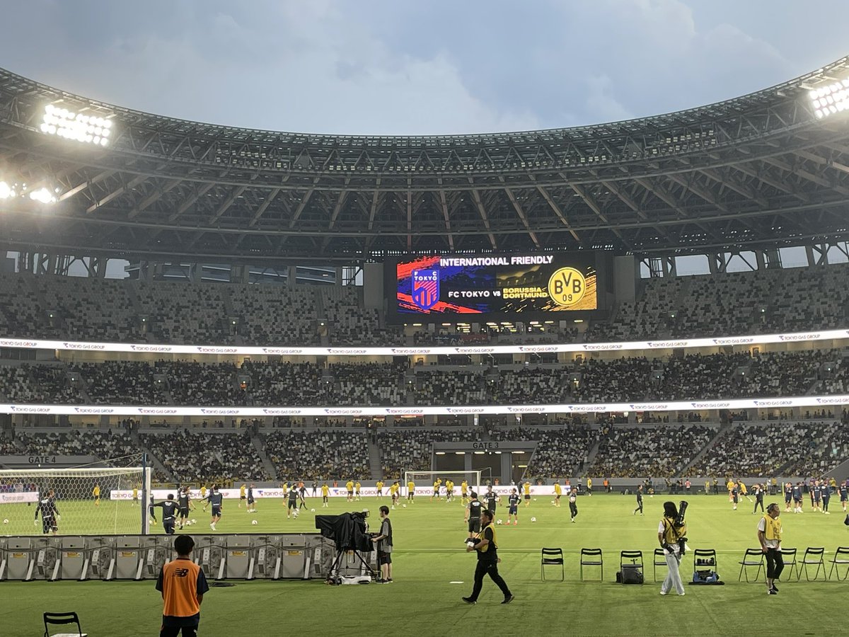 44aki_44's tweet photo. 国立ドルトムント戦。
開幕に向けて、今日からサッカーモードオン！
優勝を目指して頑張りましょう🔵🔴🔥
選手、スタッフの皆さま、お疲れ様でした。
本日も交換、買取、譲渡を頂いた皆さま、ありがとうございました。
今シーズンもよろしくお願いいたします。
#FC東京
#fctokyo https://t.co/TnVjwtUpnm