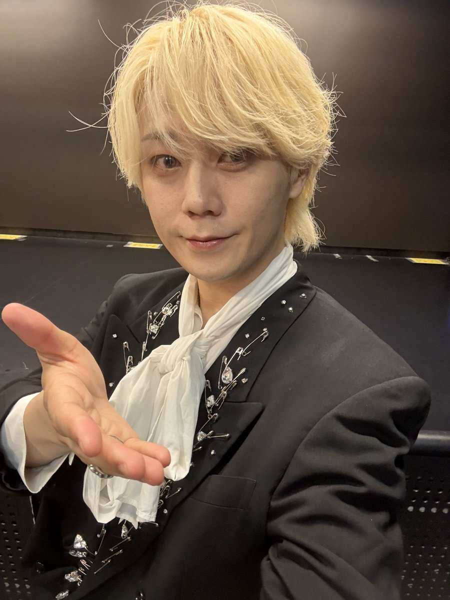 910ryoko's tweet photo. 【8月1日の思い出・特典会のみ】

LIVEは昼休憩のタイミングが合わず😭

仕事場がすぐ近くのおかげで
特典会は参加できて！

りぼんフェスタの無料配布で貰った
可愛いうちわを持参💕

ライブタイミングは合わなかったですが
髪型のタイミングは合った気が笑

ハニーレモンソーダの三浦界くんみたい🍋 https://t.co/CdBrJhS8WX