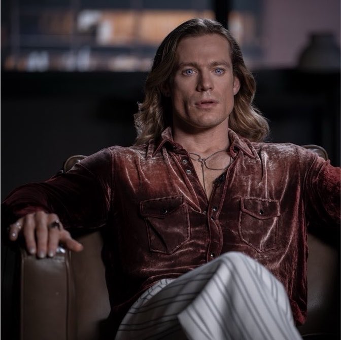humanstat's tweet photo. the fact that they used an early set of lestat teeth for jarda kills me bc all i can think abt is 2021 sam putting those on for the first time and wondering what the fuck they were going to have him do. ik he was so happy to scrap those only to have them come back in s3 like this https://t.co/ex5xrSie35