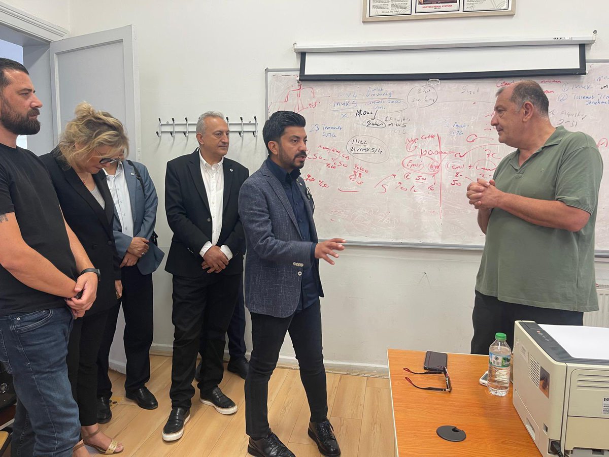 kadikoymaarif34's tweet photo. 🔹Bakanlığımız Hayat Boyu Öğrenme Genel Müdürü Sayın Dr. Emre Topoğlu, ilçemiz Kadıköy Bostancı Halk Eğitimi Merkezini ziyaret gerçekleştirmiştir.

@tcmeb @Yusuf__Tekin
@istanbulilmem  @kadikoykaymakam @muhittinpamuk @MucahitYentur 
@TahirUygur3 https://t.co/dhgbZLjdbG
