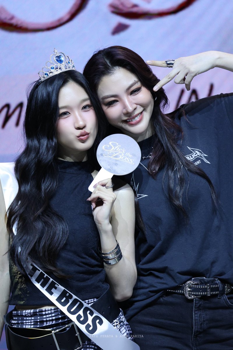 b_for_faye's tweet photo. 😘👑🎼💝

🌻🍑
#FayeAtom1stFMinManila
#FayePeraya #FayeAtom #AtomPariya https://t.co/mePn3O36xR