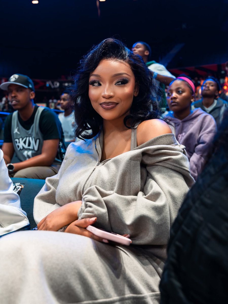 teeBhelekazi's tweet photo. Love birds🔥🥺 https://t.co/AMln1c6mId