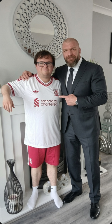 Slinkonage's tweet photo. @AnthonyDaytv @LFC @LFCRetail https://t.co/JVSsYNORqY