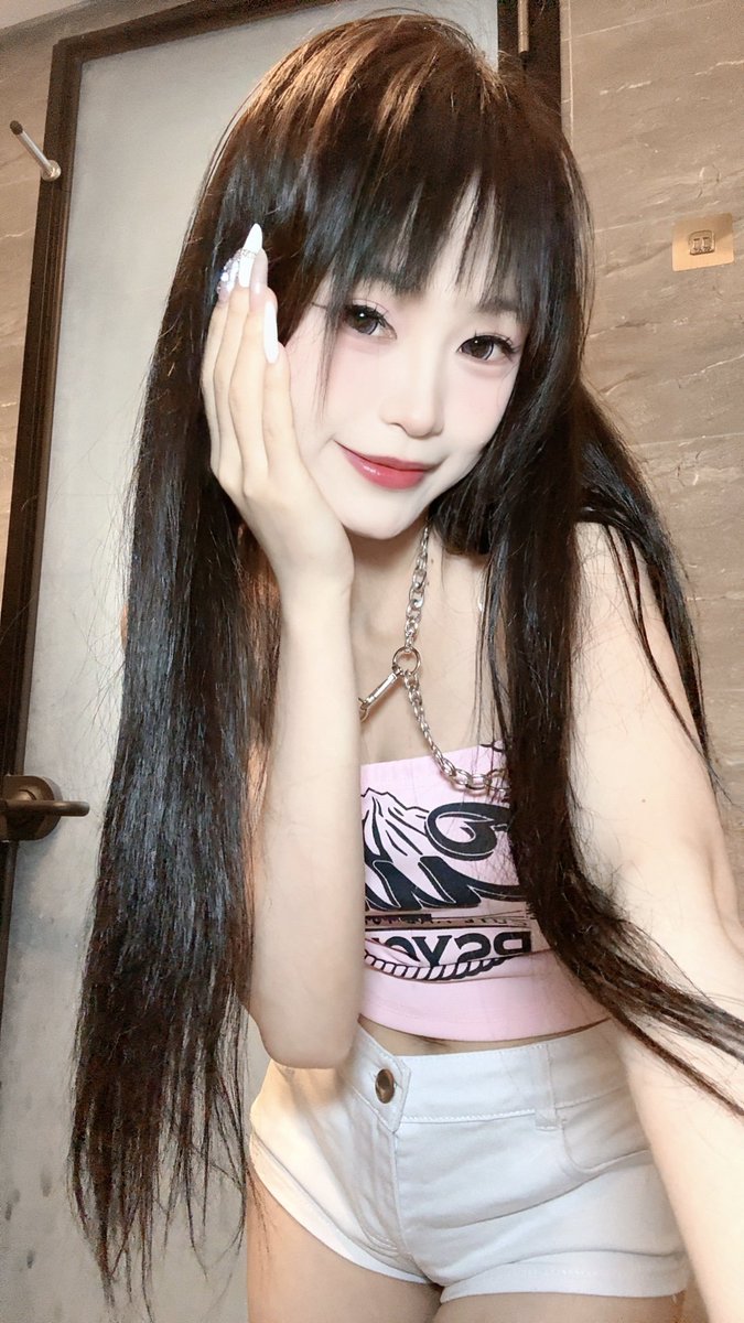 aquavitaca's tweet photo. 进门的时候先立正站好 隔着裤子被姑奶奶先检查一下  有喜欢这样的吗？ https://t.co/vx37AY4t5G