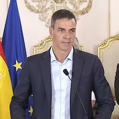 GilbertCollard's tweet photo. Pedro Sanchez a le culot de  parler de  "l'égoïsme" de certains pays de l'Union européenne... Il utilise encore une fois la Tartuffe technique  des donneurs de leçons de gauche, qui, sous prétexte du faux bien, font le mal avec arrogance morale . https://t.co/ryq2qK0ka3