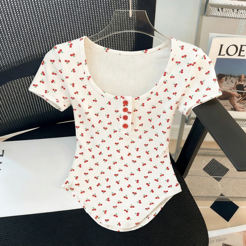 helov3jae's tweet photo. BE SO FOR REAL... nemu toko yang isinya kaos-kaos begini susah banget buat ditinggal. 😭🤍

Modelnya bikin look sederhana langsung kelihatan lebih stylish tanpa usaha berlebihan. https://t.co/F7gphWmEzD