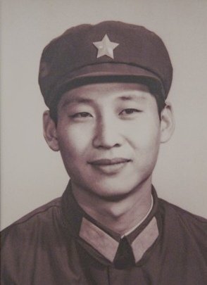 XueJia24682's tweet photo. ✨🇨🇳Xi in military uniform. https://t.co/GqTNmoV644