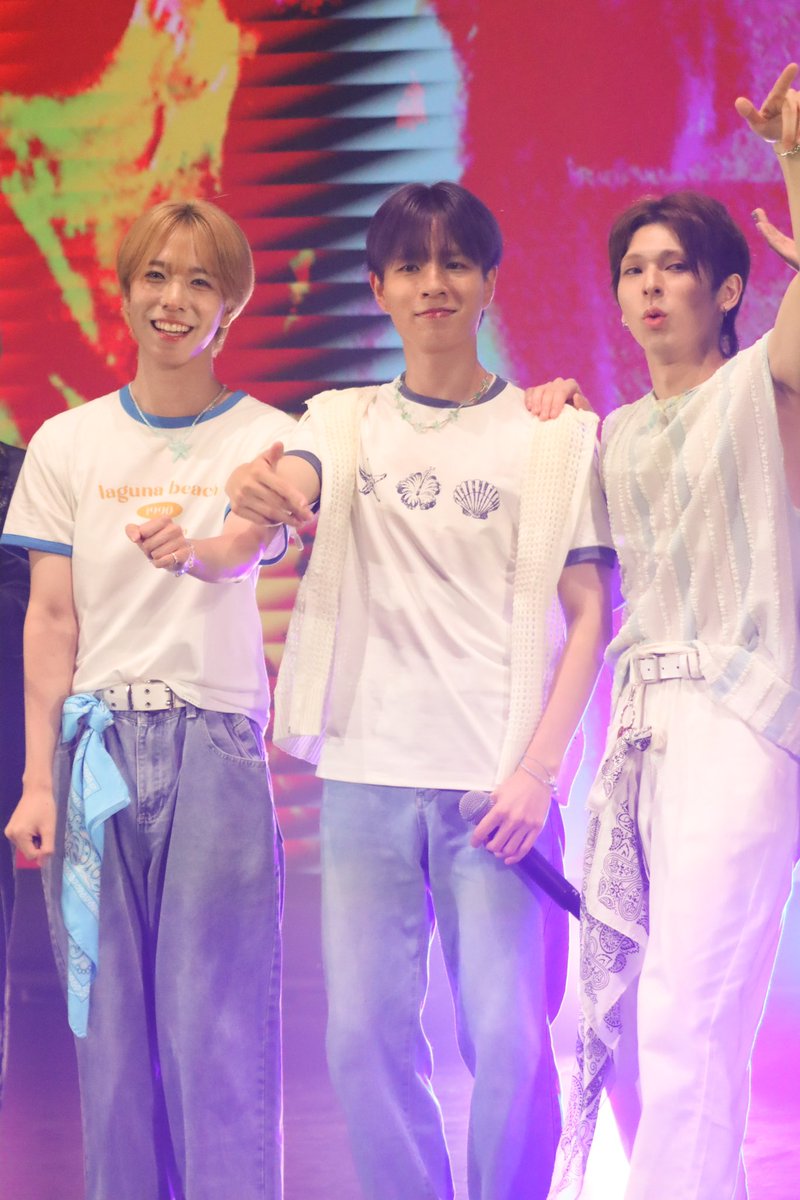 Cn0629's tweet photo. 2026.08.01
K-LOVERS FES 2026 SUMMER
TEMPORAL HARBOR THEATER

夏を感じた🌞🌴

@y__i1it 
@won_i1it 
@I1IT_official 

#I1IT #アイウォニット #아이원잇
#WON #ウォン #원
 #KEI  #ケイ #게이
#Y #ワイ #와이
 #KLOVERSFES https://t.co/IBBSpXgmSW