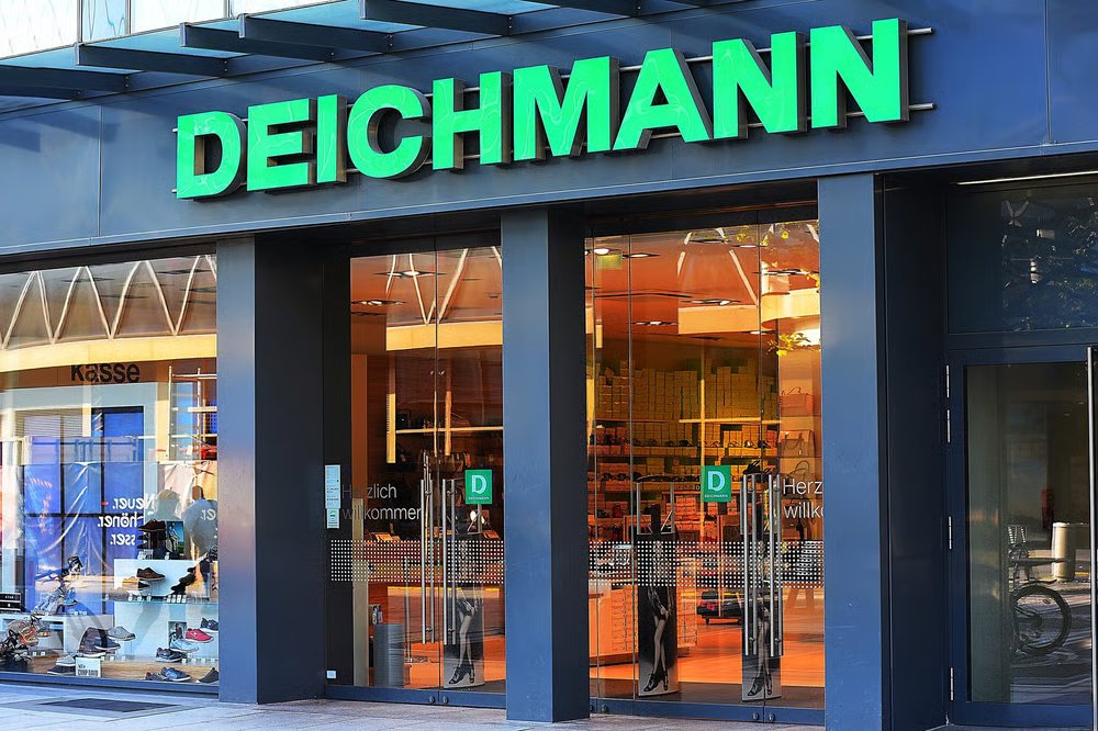 iam_mickymaris's tweet photo. A Masterclass in Customer Loyalty.

I bought a pair of shoes from Deichmann.

A few days later, they reduced the price.

Instead of keeping the difference, they refunded it through a voucher.

They didn't have to........ https://t.co/RSC9kRTsLF
