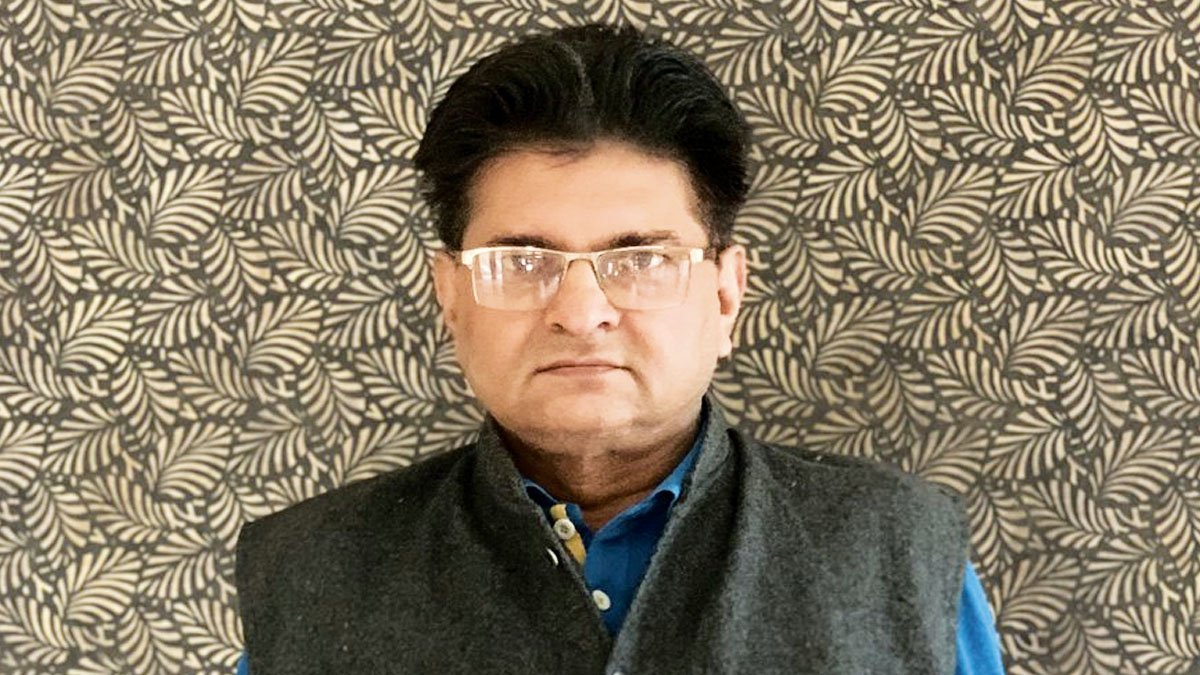 ZiddiNaagrik's tweet photo. This b@stard, Sanjay Dixit, doxxed a minor.

He publicly shared her personal details, purposely misrepresented her age, and exposed her to targeted harassment, putting her safety at risk.

Every opposition party MUST file an FIR in their respective states ensuring Sanjay spends rest of his life running from state to state and in between courts to courts.

Doxxing a minor is not "free speech." It's a serious act that can endanger a child's safety. Sanjay must face strict legal consequences.