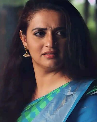 Lusty_Bee's tweet photo. Alagey anugna,pavitra and pavani kura Ravali andaru ravali https://t.co/2hEOfGw5QO