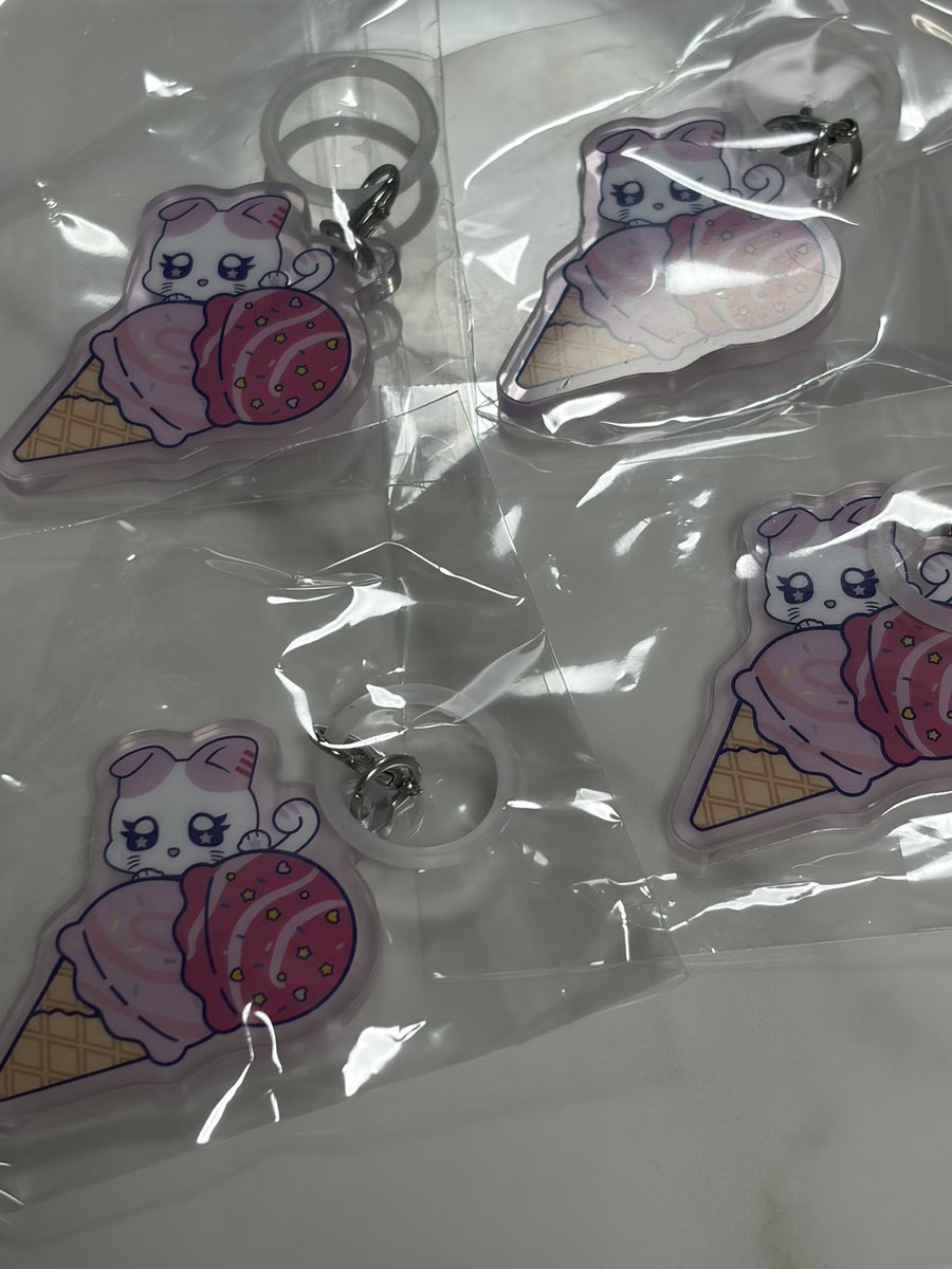 tz_0124_'s tweet photo. カプセル13回回してめじるし4個でたんだけどなんでこうなった https://t.co/IPb9bJq0u6