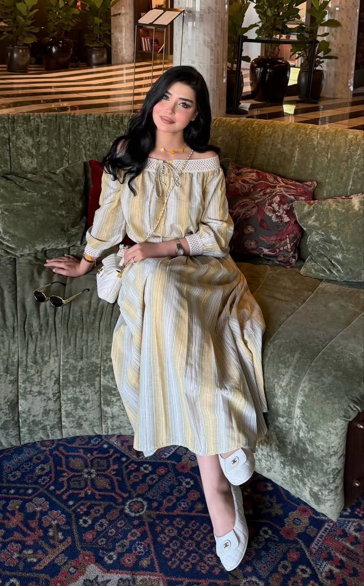 sooo__ww's tweet photo. البنت العراقيه هذي اقلدها في ملابس شي ان كشخه .. https://t.co/DYJs3KlUEc