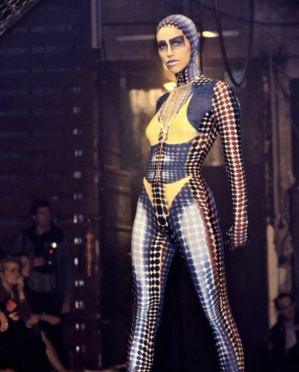 3CC0__'s tweet photo. Jean Paul Gaultier FW95 https://t.co/ad3ogW3MYK