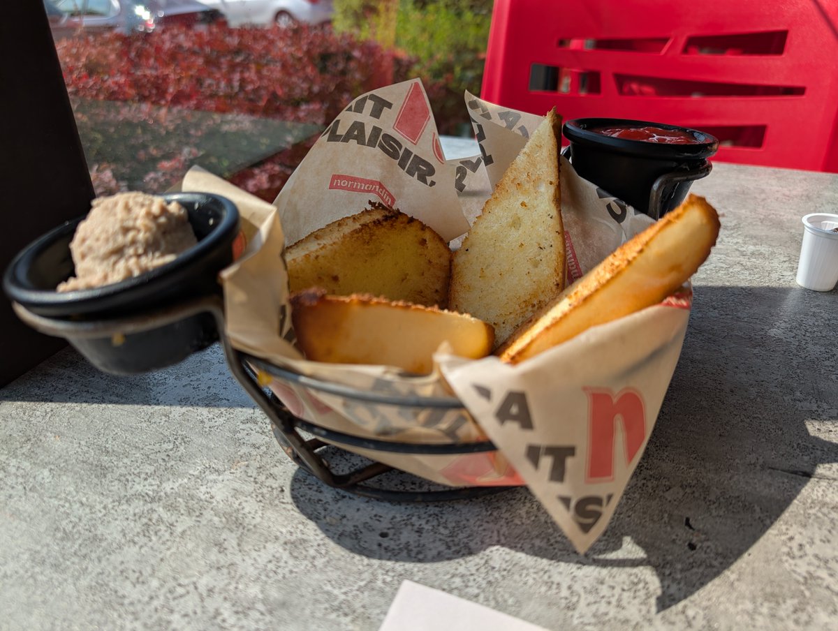 sieenns's tweet photo. Starting vacation on a good note. https://t.co/1m605fdm6s