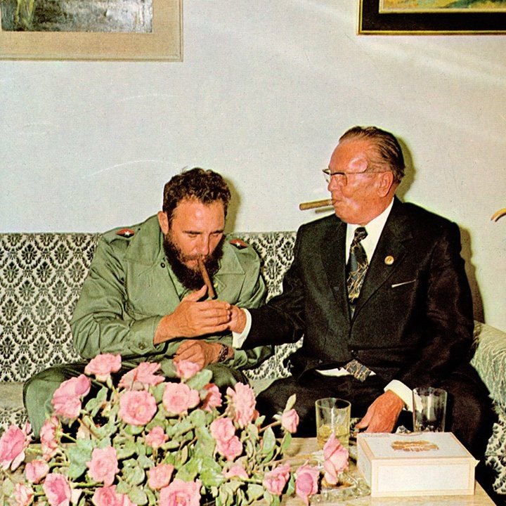 YugoslavVisuals's tweet photo. Tito and Fidel Castro light up cigars during their meeting in Yugoslavia, 1976. https://t.co/fKG4PBtDCD