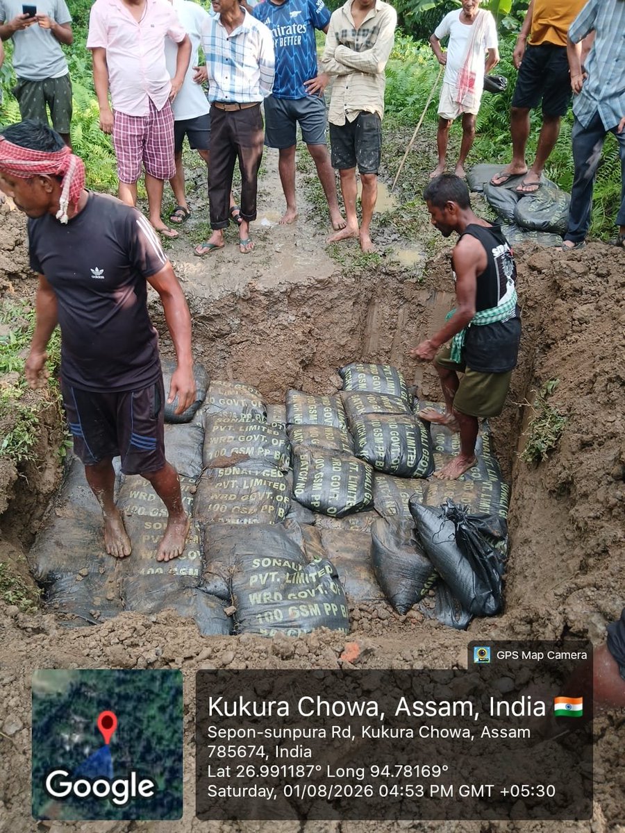 himantabiswa's tweet photo. We are plugging the breach in Desang embankment and strengthening it rapidly to improve flood resilience in Sivasagar.

This is part of our ongoing efforts to  build a strong deterrence against floods and rebuild the historic place by providing relief to its people. https://t.co/irFPmNpPMj