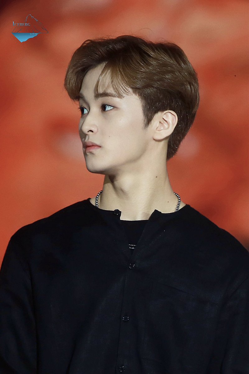 iceberg4mark's tweet photo. Happy 27th birthday 🥳

모든 것은 변했지만
결국 너는 너였어.
#마크 #MARK https://t.co/ffgeyaJNTF