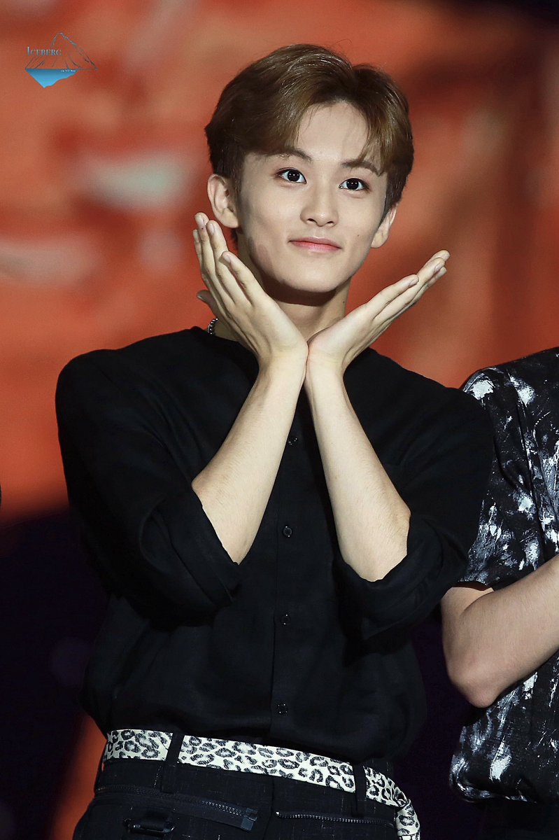 iceberg4mark's tweet photo. Happy 27th birthday 🥳

모든 것은 변했지만
결국 너는 너였어.
#마크 #MARK https://t.co/ffgeyaJNTF