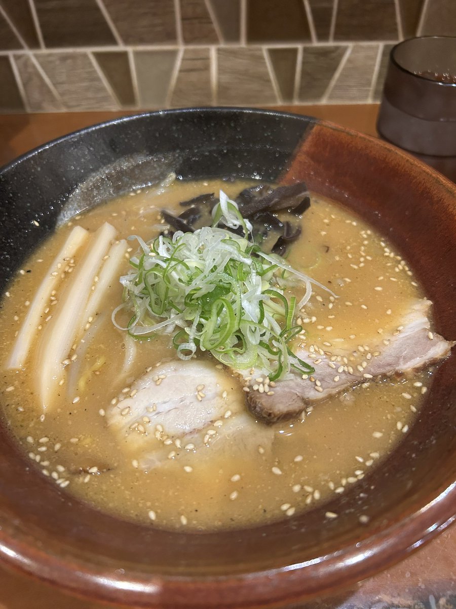 mbpapoker's tweet photo. 実戦<座学9割

胡麻焙煎味噌ラーメンは美味かった🍜 https://t.co/FoczgrvgRf